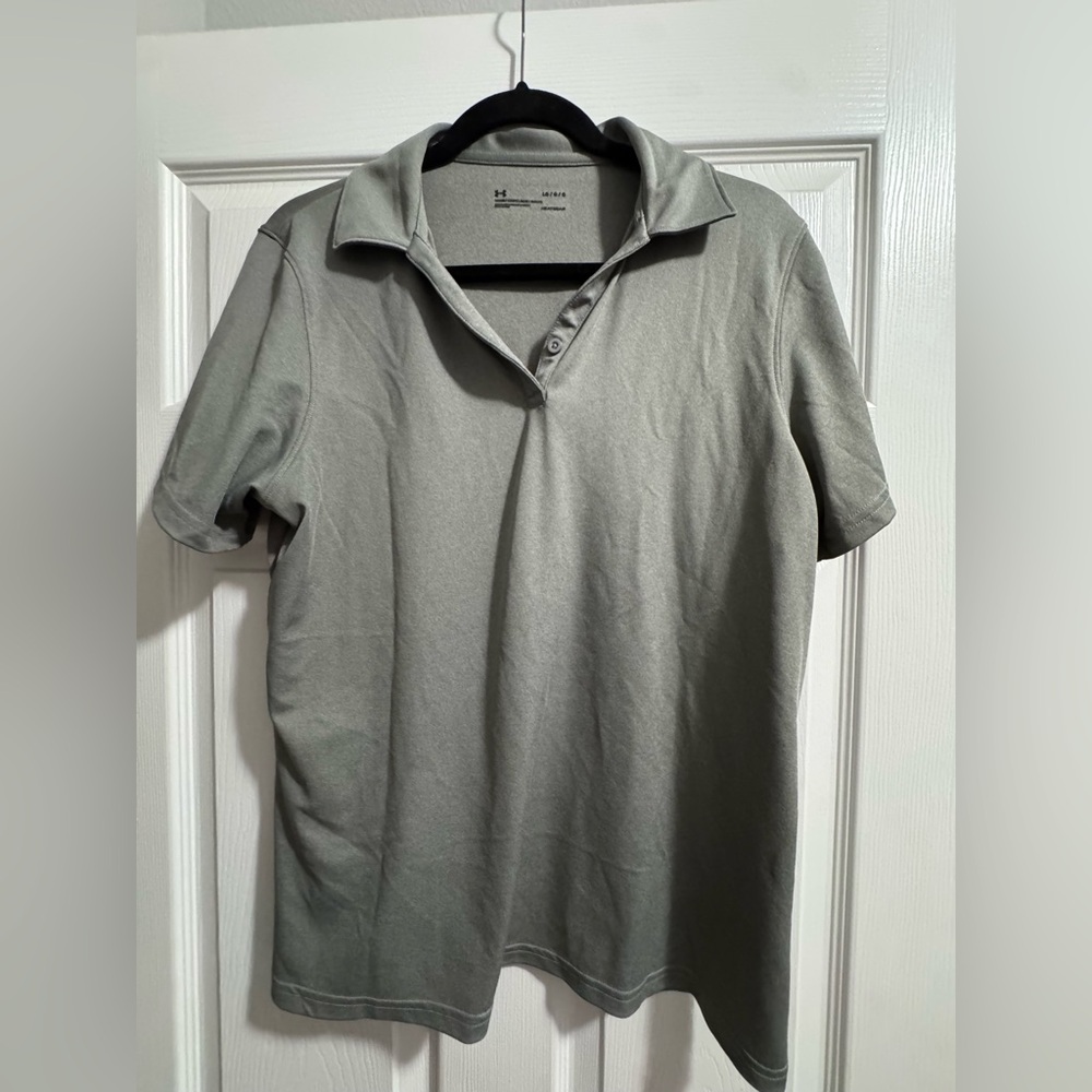 NWOT Women’s Under Armor Geay Heat Gear Polo